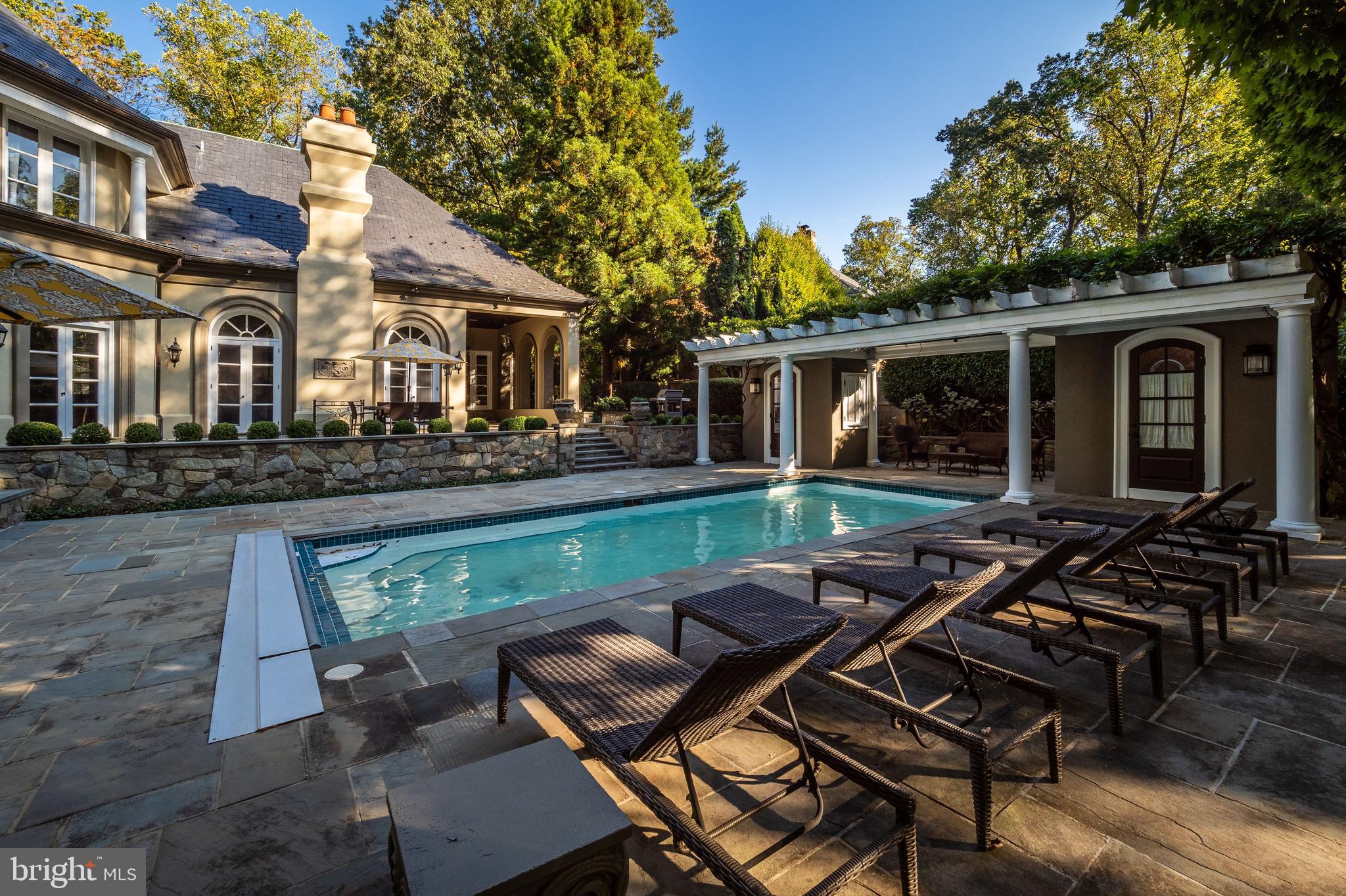 BRADLEY HILLS GROVE - Residential