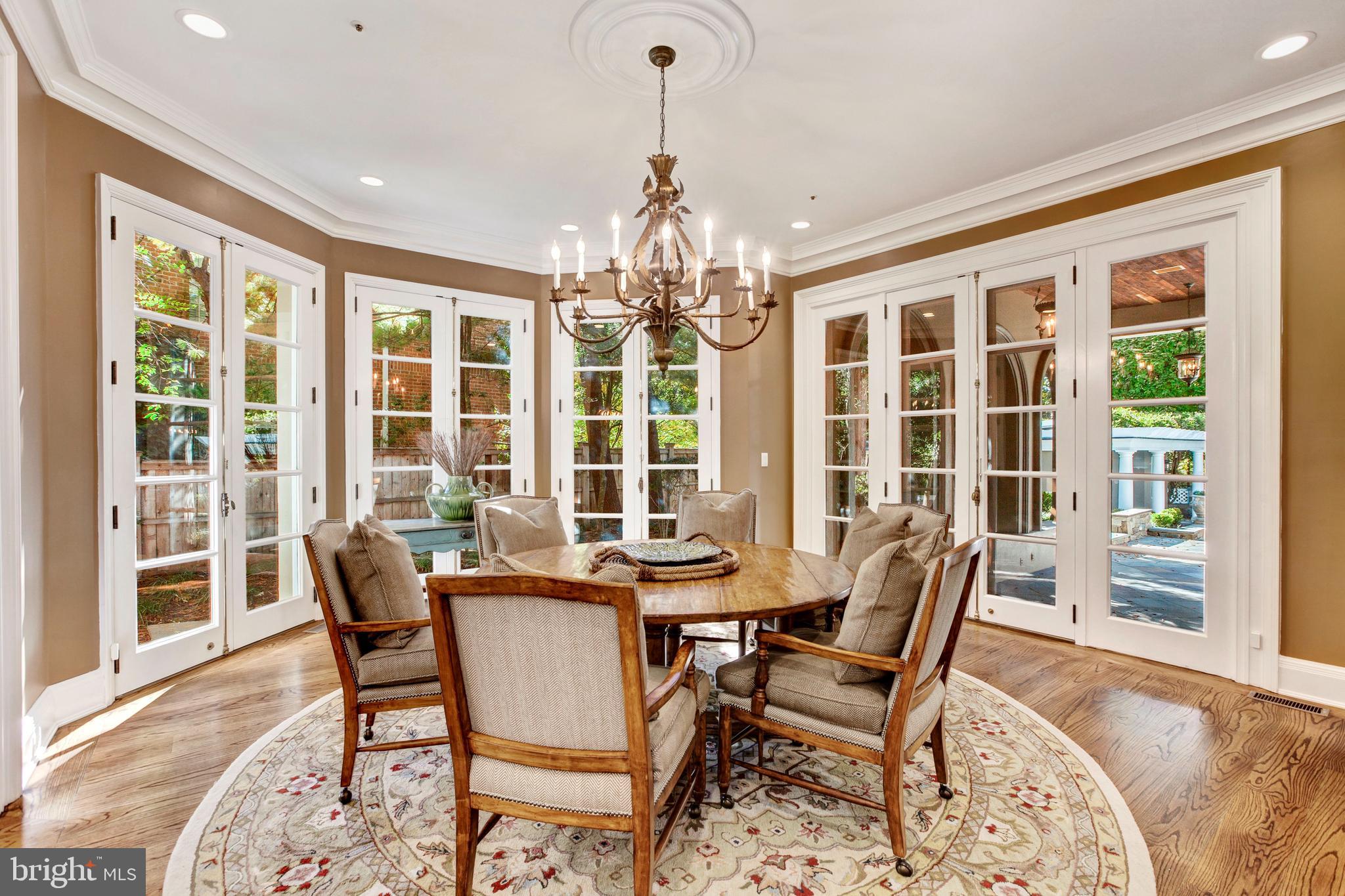 BRADLEY HILLS GROVE - Residential