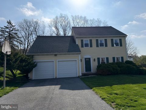 1037 SIGNAL HILL LANE LANCASTER PA 17601