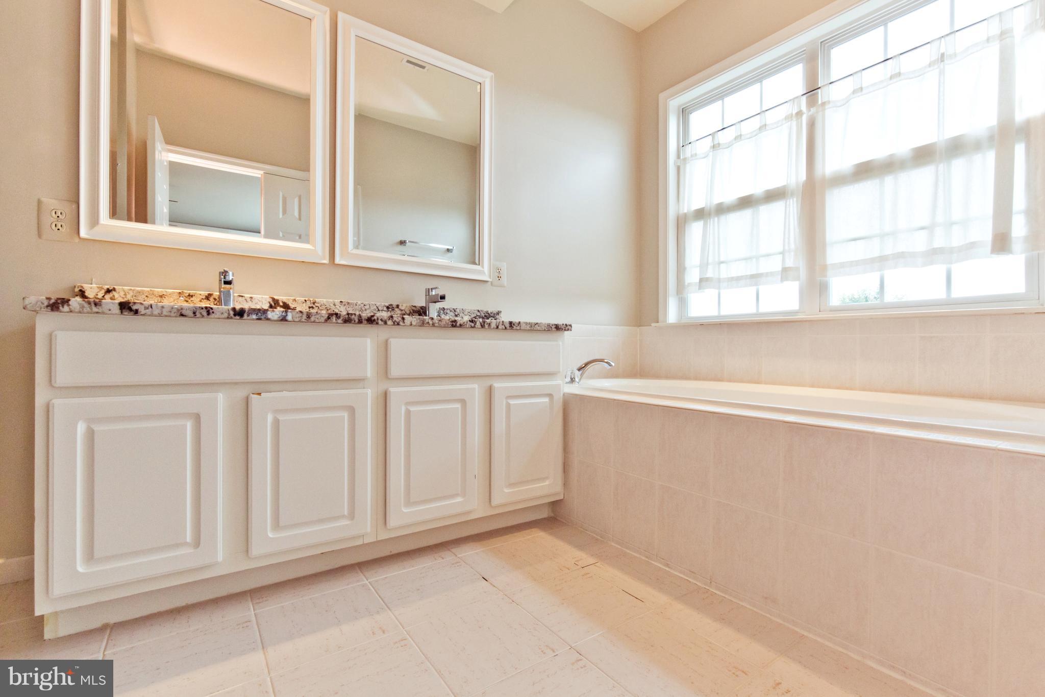 EDWARDS LANDING - Residential