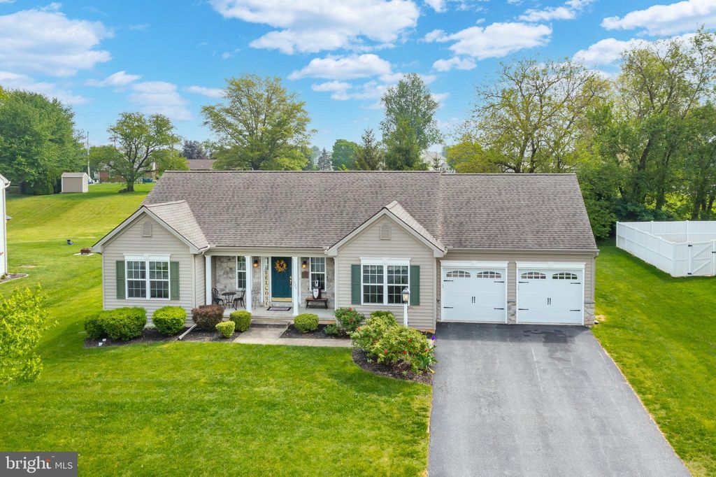 Photo of 624 Melissa Lane, Mount Joy, PA 17552 (MLS # PALA2050734)