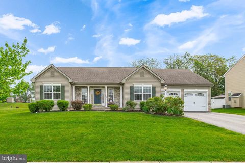 Photo of 624 Melissa Lane, Mount Joy, PA 17552 (MLS # PALA2050734)