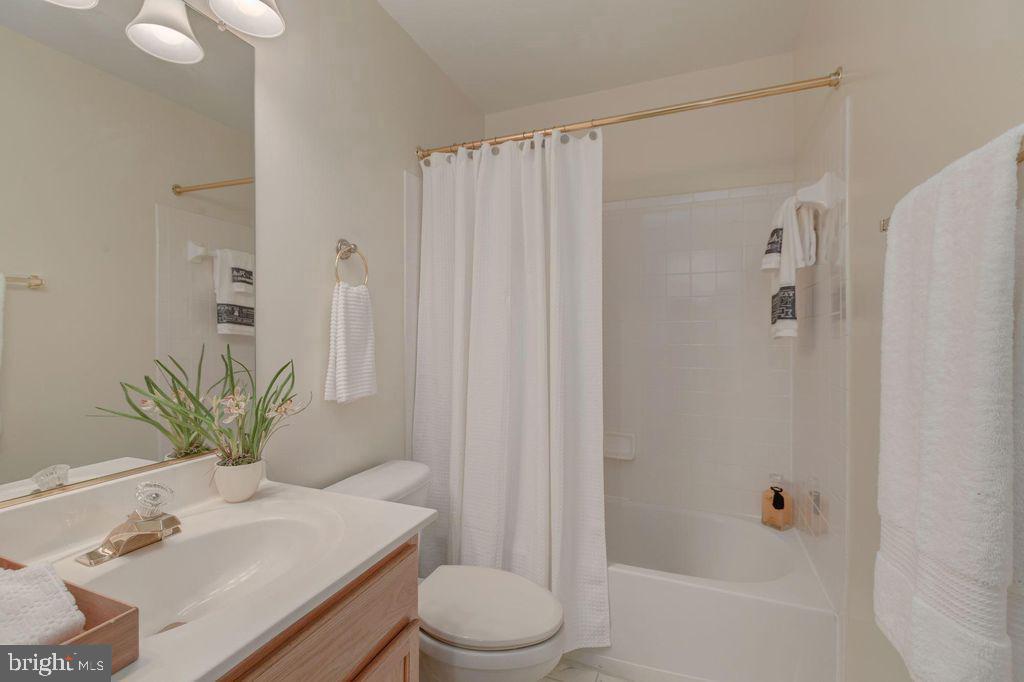 VIRGINIA GARDENS - Residential Lease