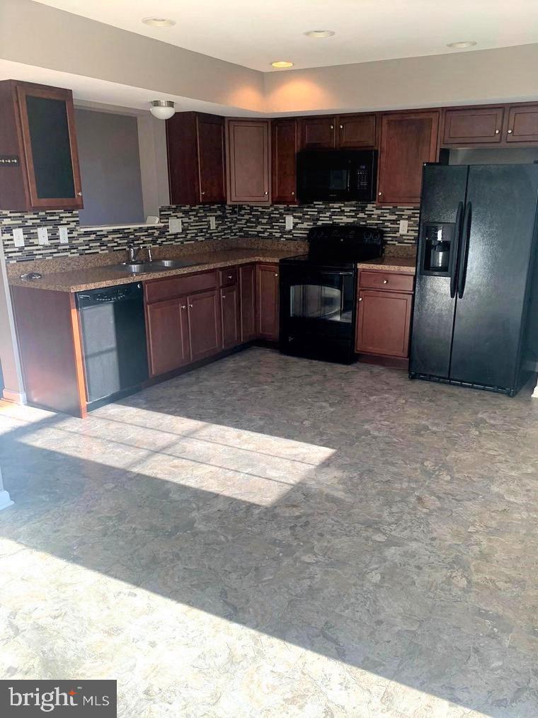 PRENTISS POINT - Residential Lease