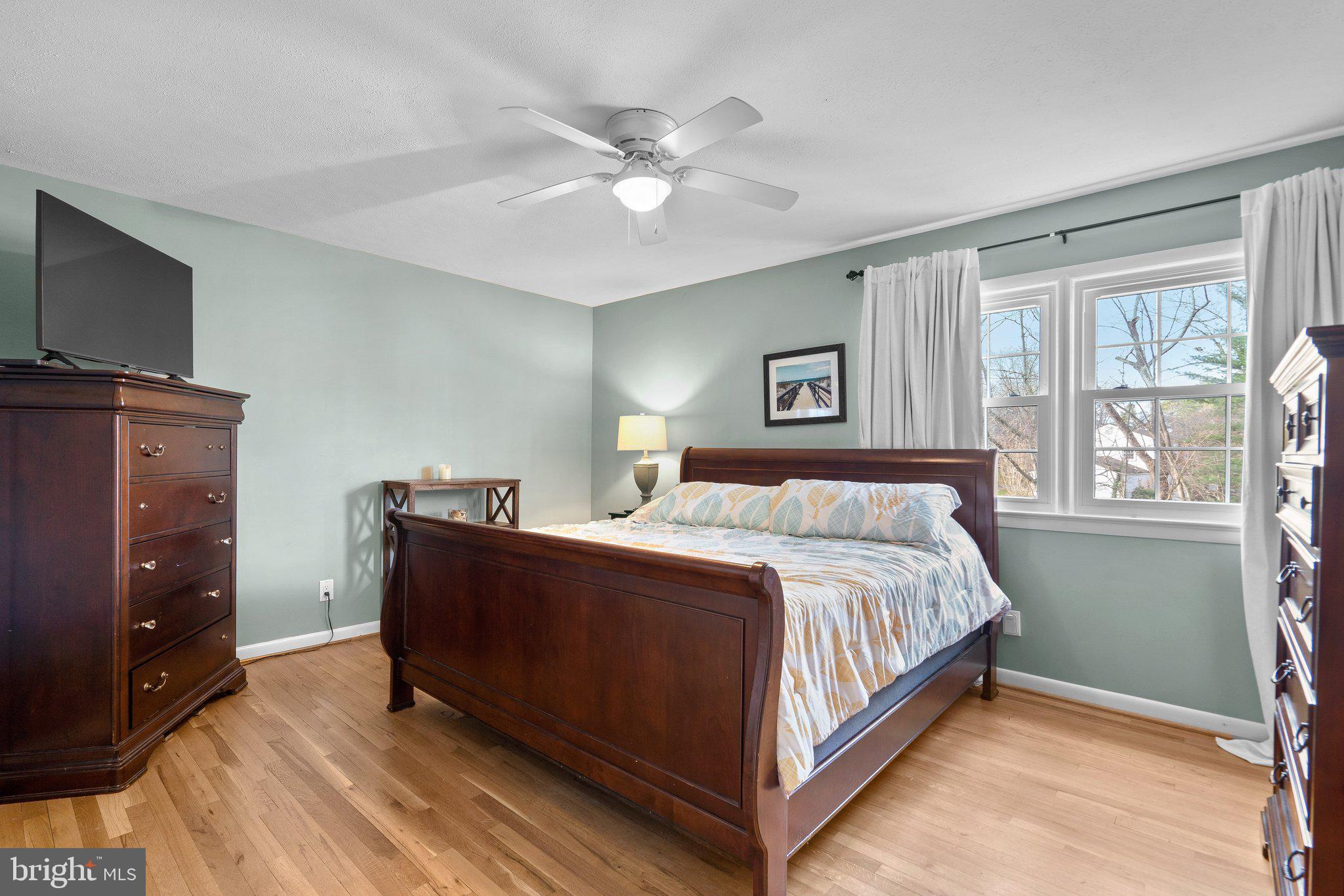 WILLIAMSBURG VILLAGE - Residential