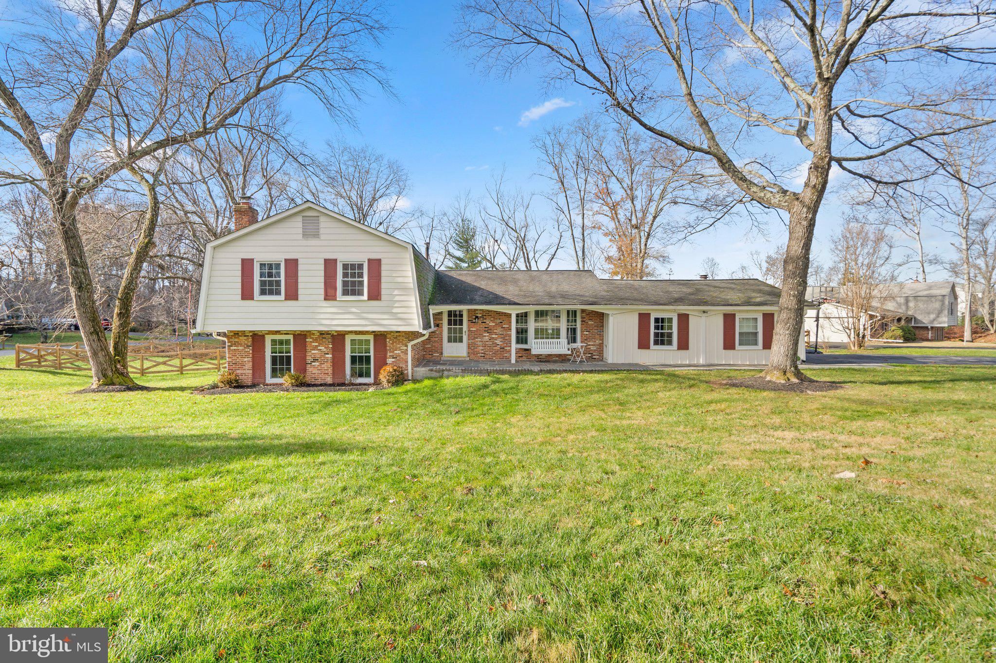 WILLIAMSBURG VILLAGE - Residential