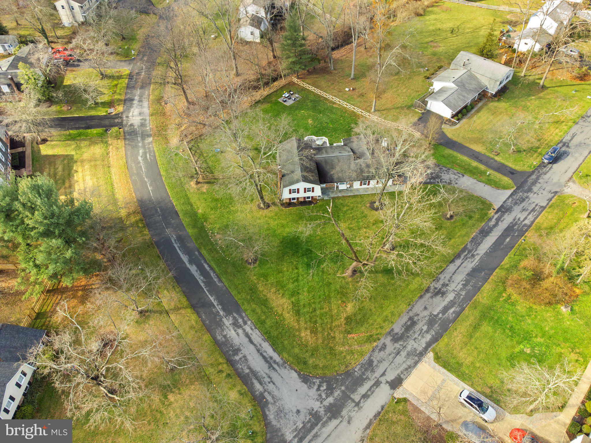 WILLIAMSBURG VILLAGE - Residential