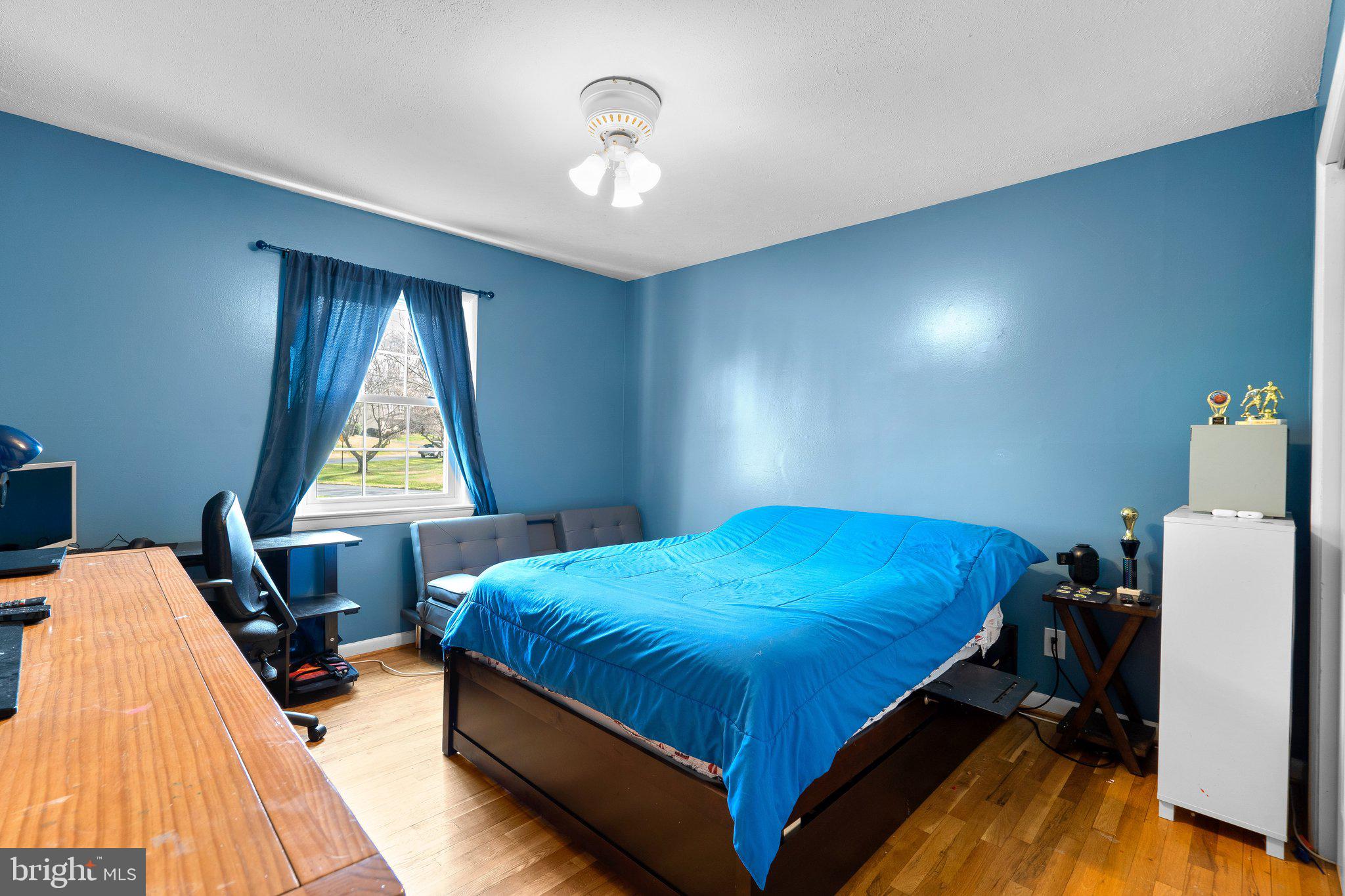 WILLIAMSBURG VILLAGE - Residential