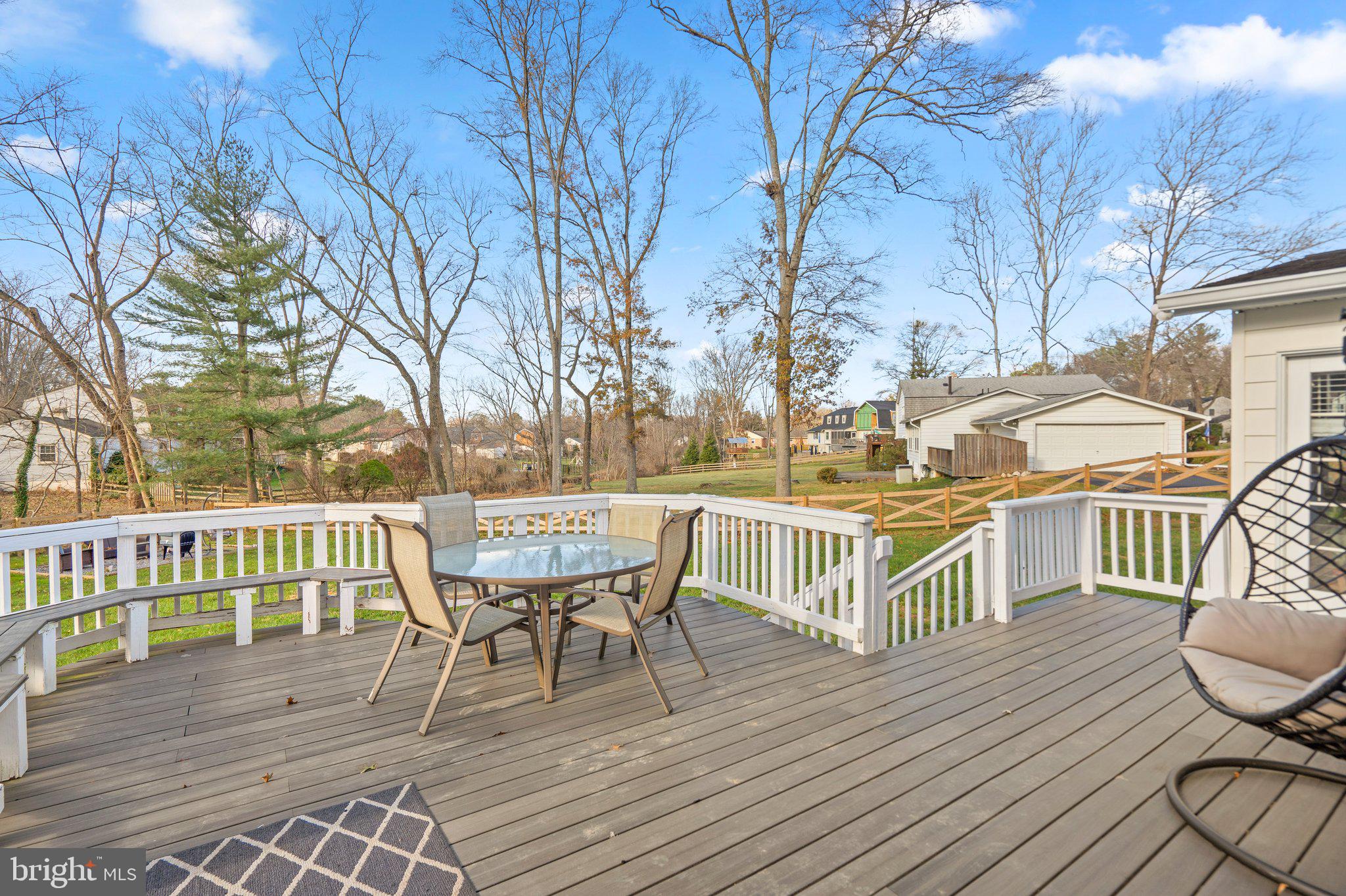 WILLIAMSBURG VILLAGE - Residential