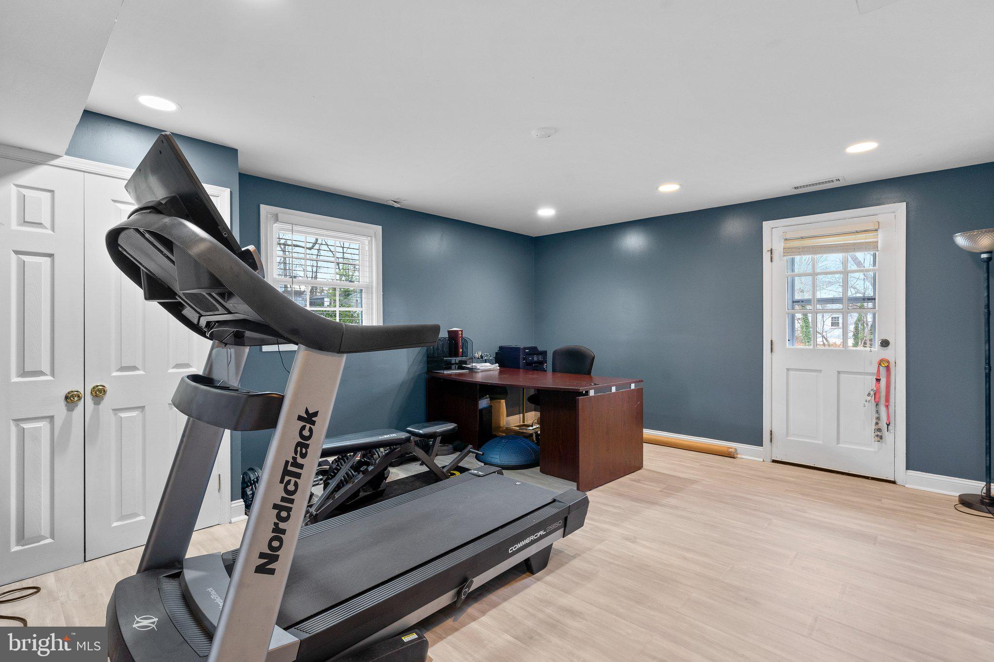 WILLIAMSBURG VILLAGE - Residential