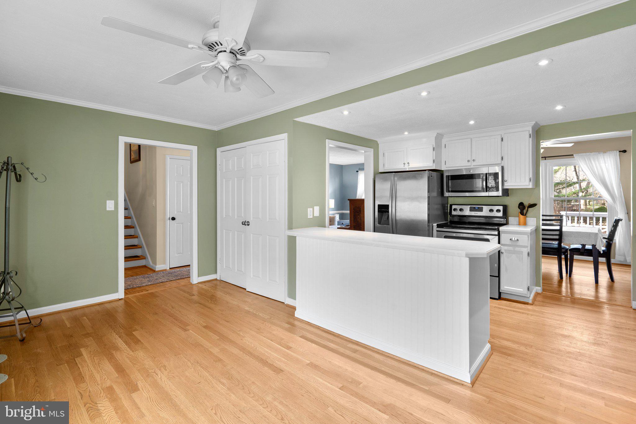 WILLIAMSBURG VILLAGE - Residential