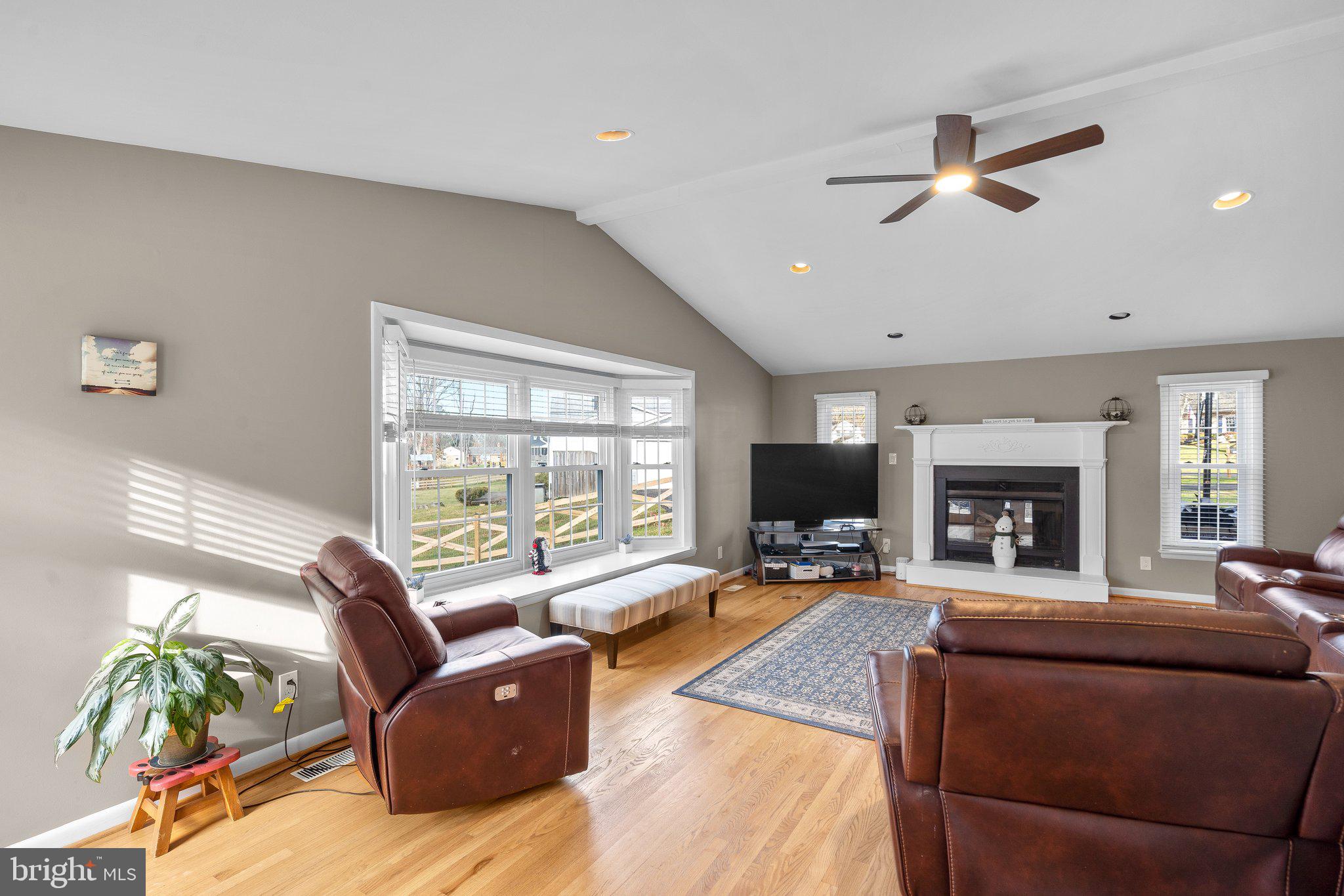 WILLIAMSBURG VILLAGE - Residential