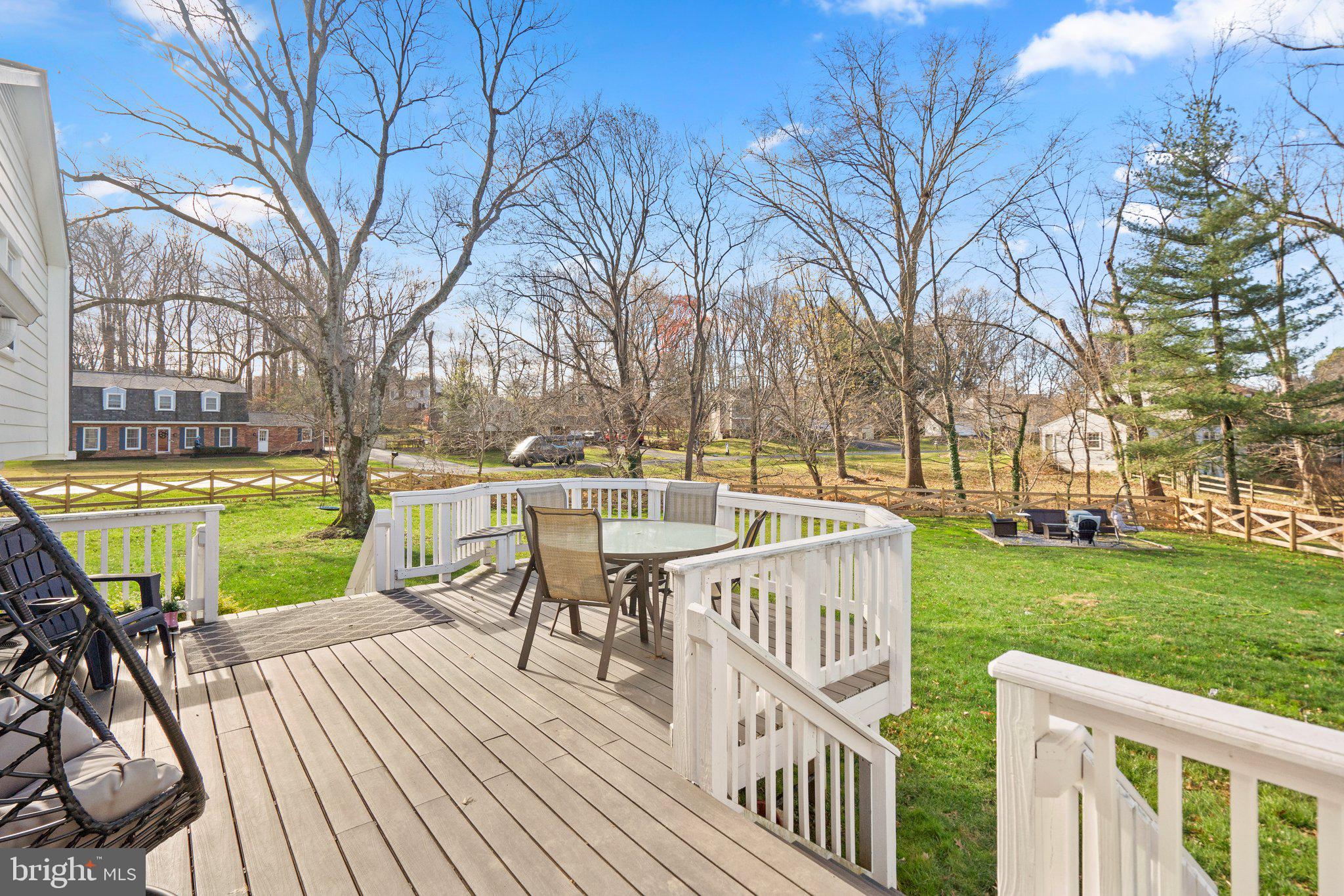 WILLIAMSBURG VILLAGE - Residential