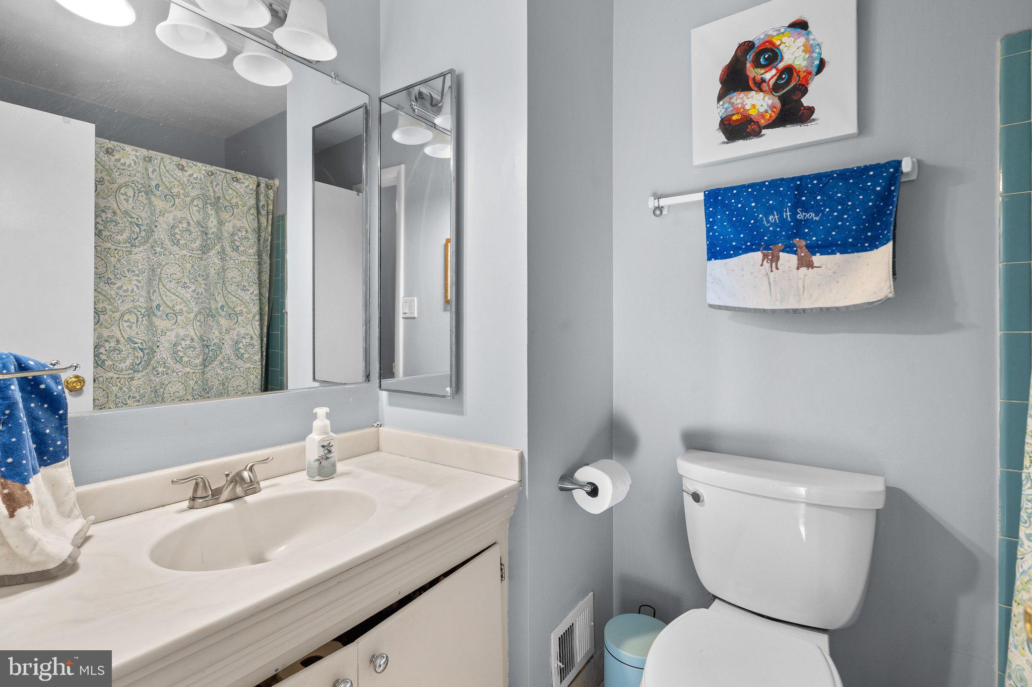 WILLIAMSBURG VILLAGE - Residential