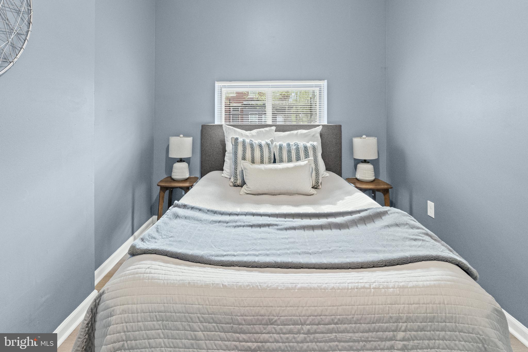 ELLWOOD PARK - Residential