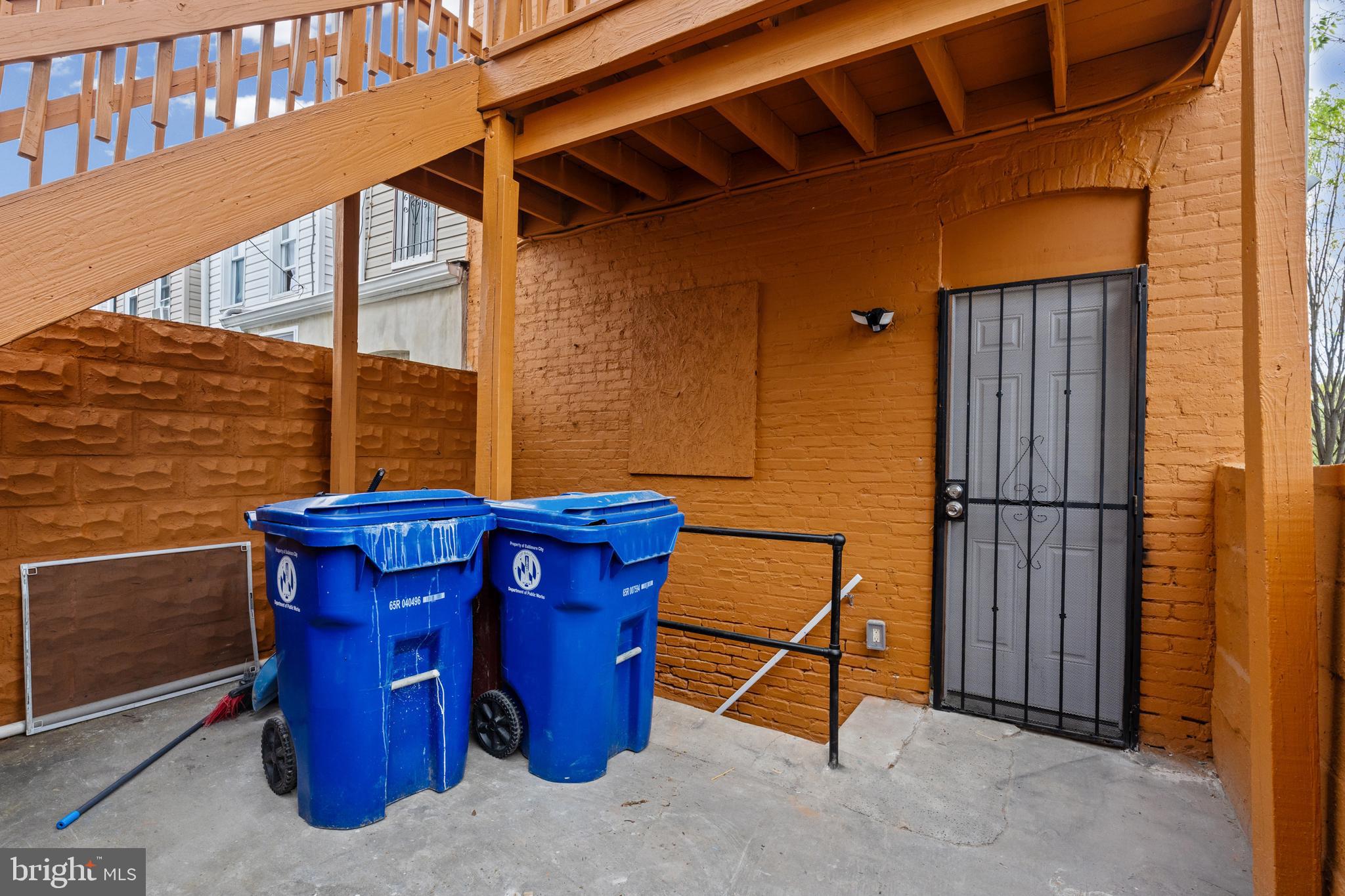 ELLWOOD PARK - Residential