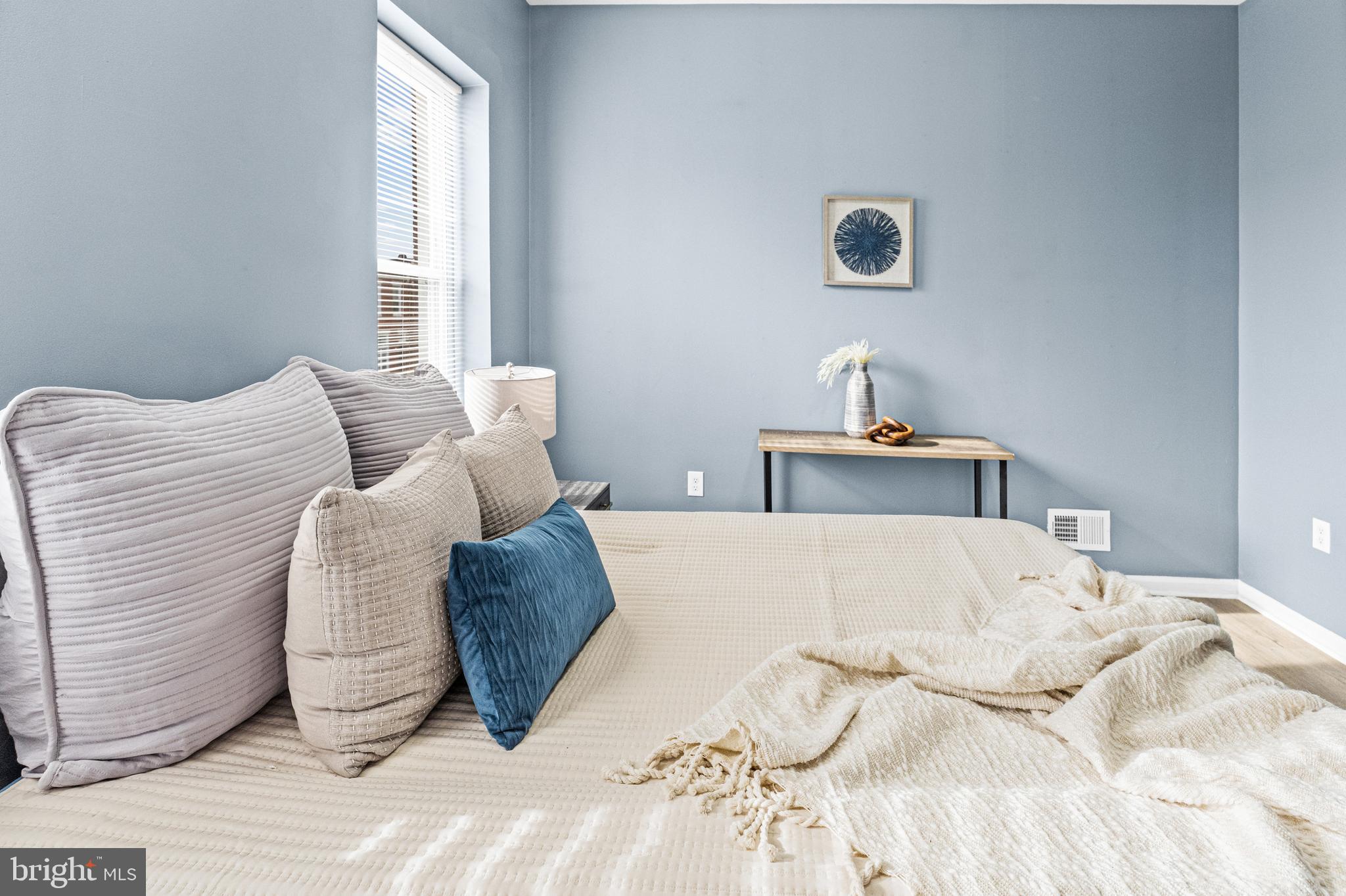 ELLWOOD PARK - Residential