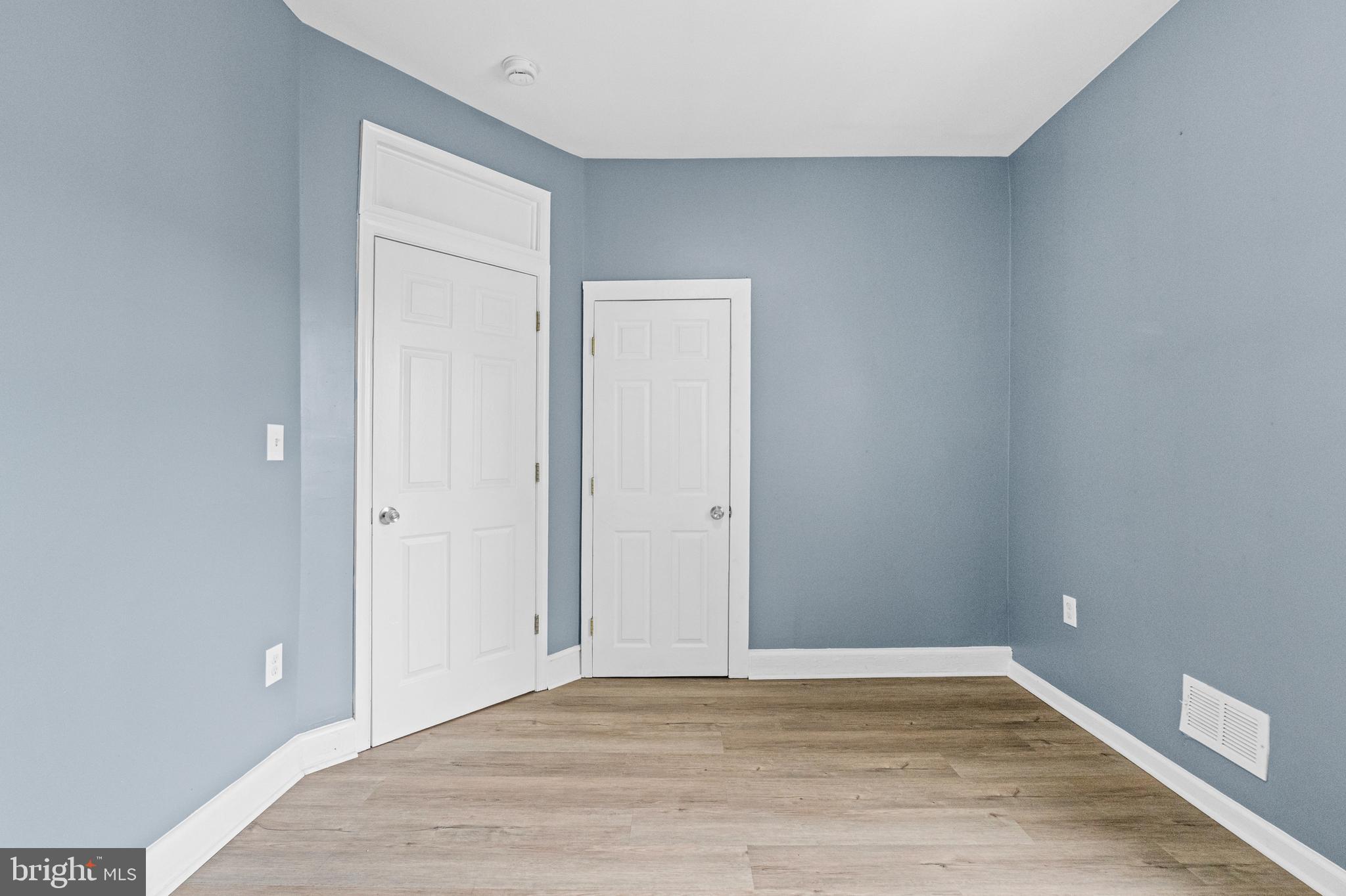 ELLWOOD PARK - Residential