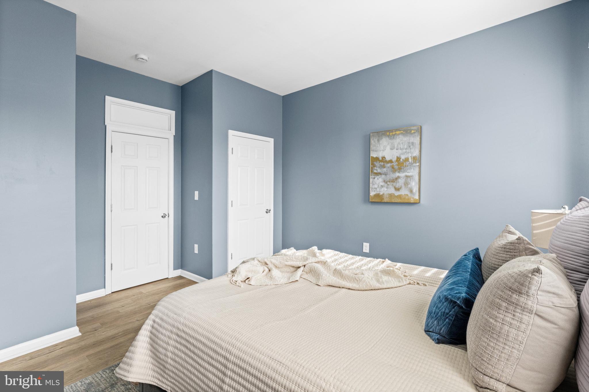 ELLWOOD PARK - Residential