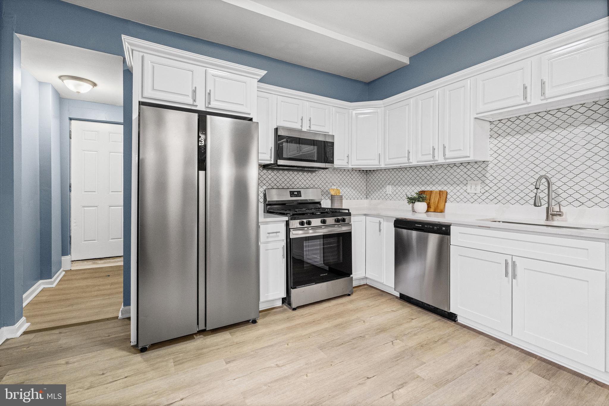 ELLWOOD PARK - Residential