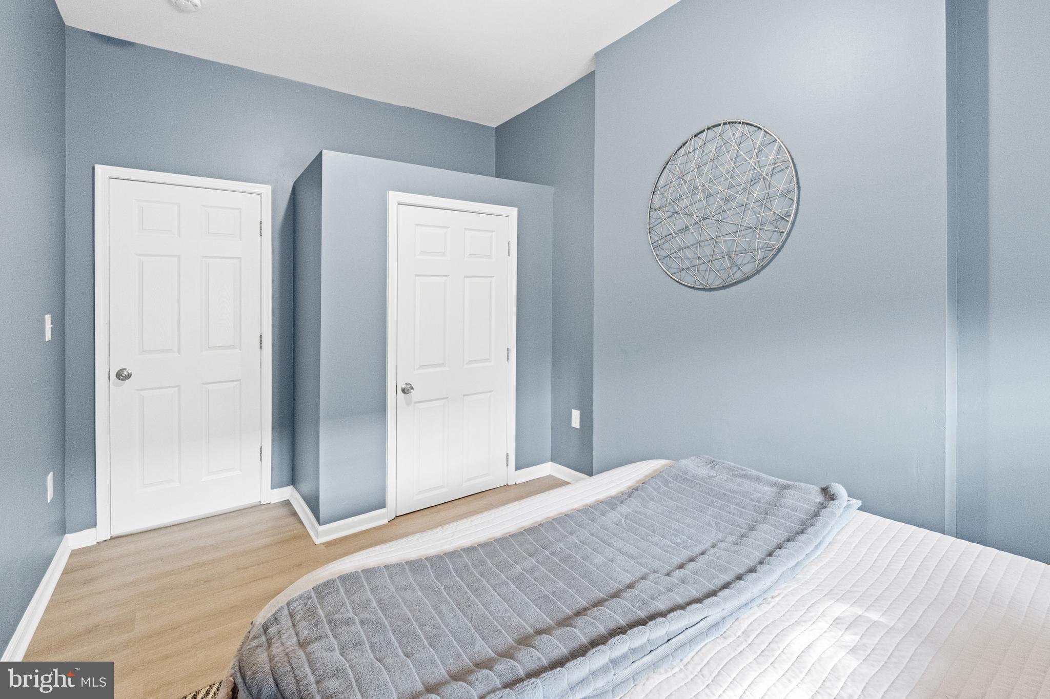 ELLWOOD PARK - Residential