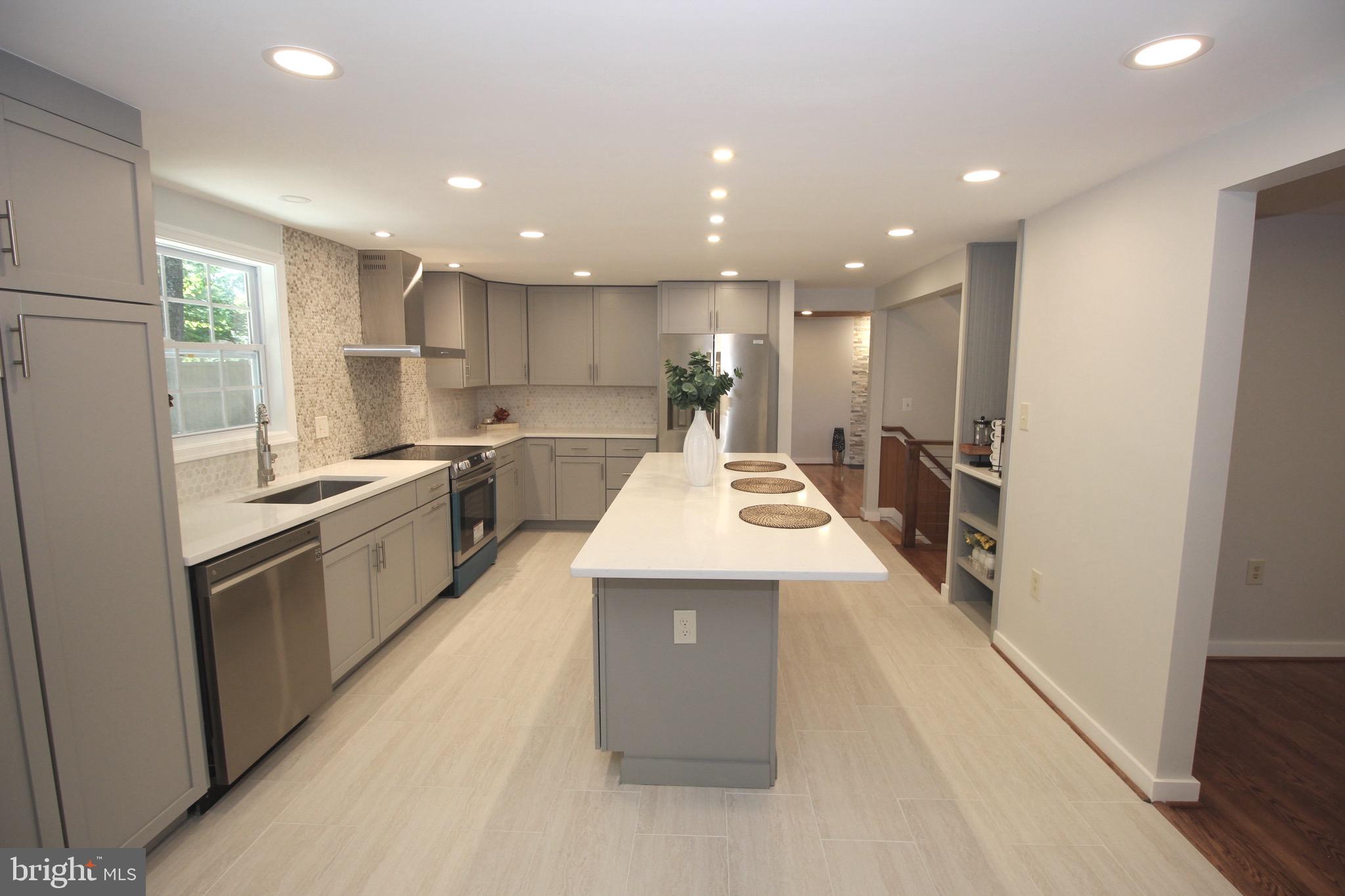2283 DOSINIA COURT