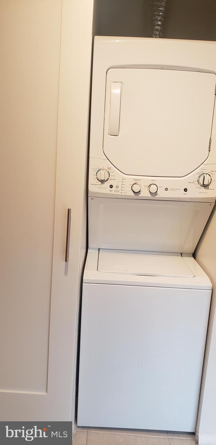 THE WESTERLIES - Residential Lease