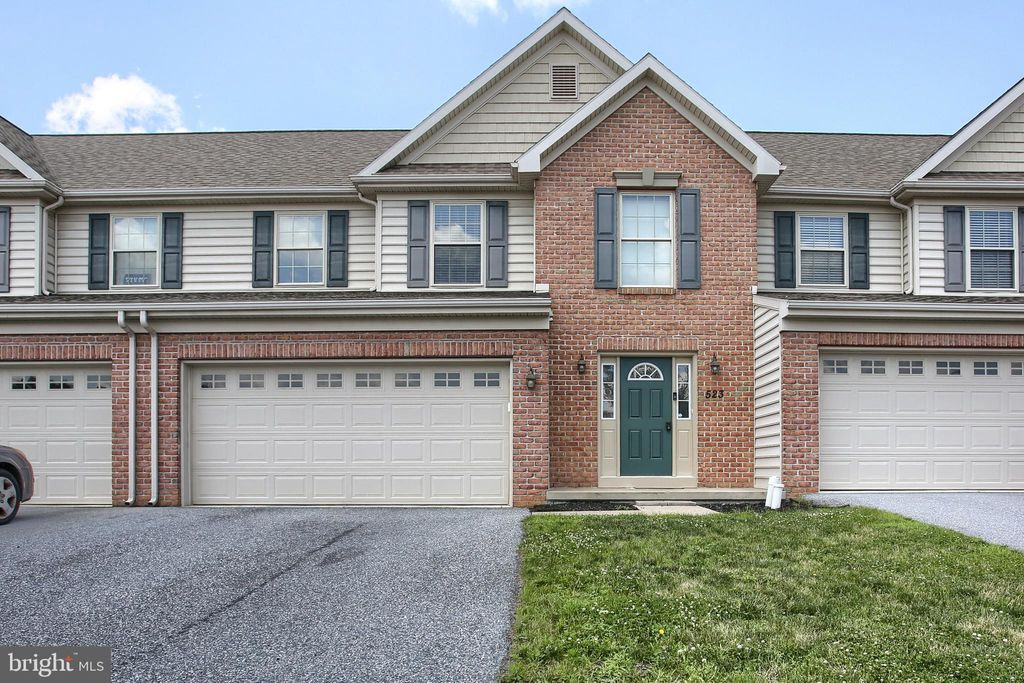Photo of 523 HUNTINGTON DR, MOUNTVILLE, PA 17554 (MLS # PALA2037644)