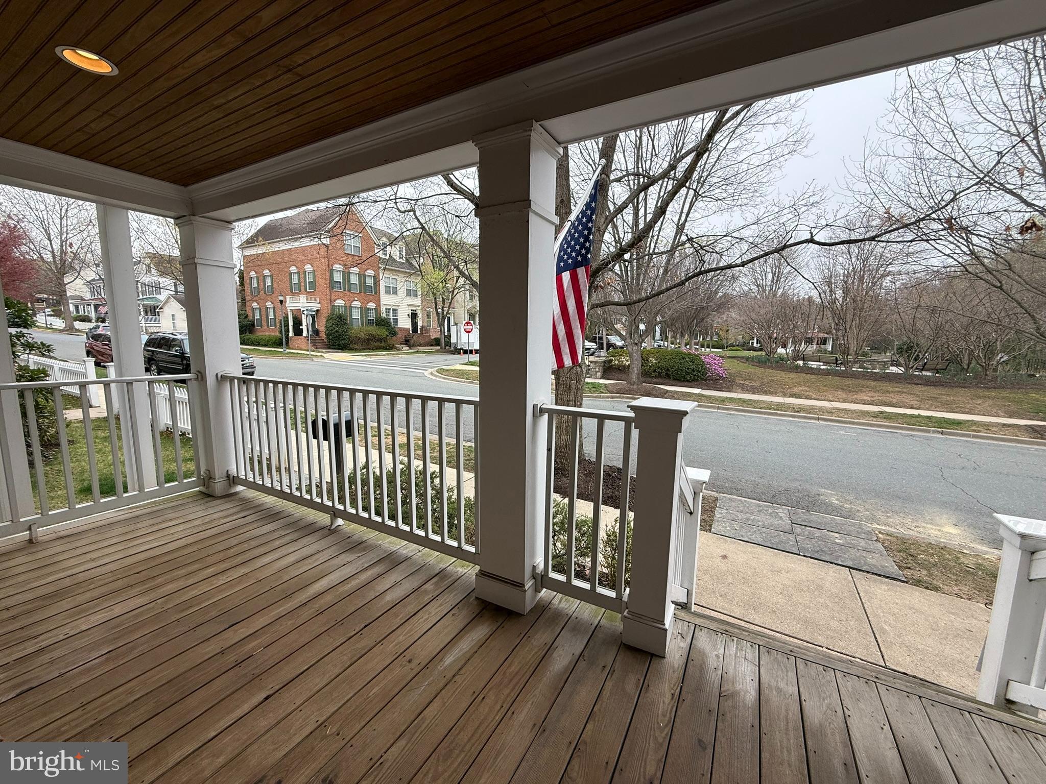 817 LINSLADE STREET B