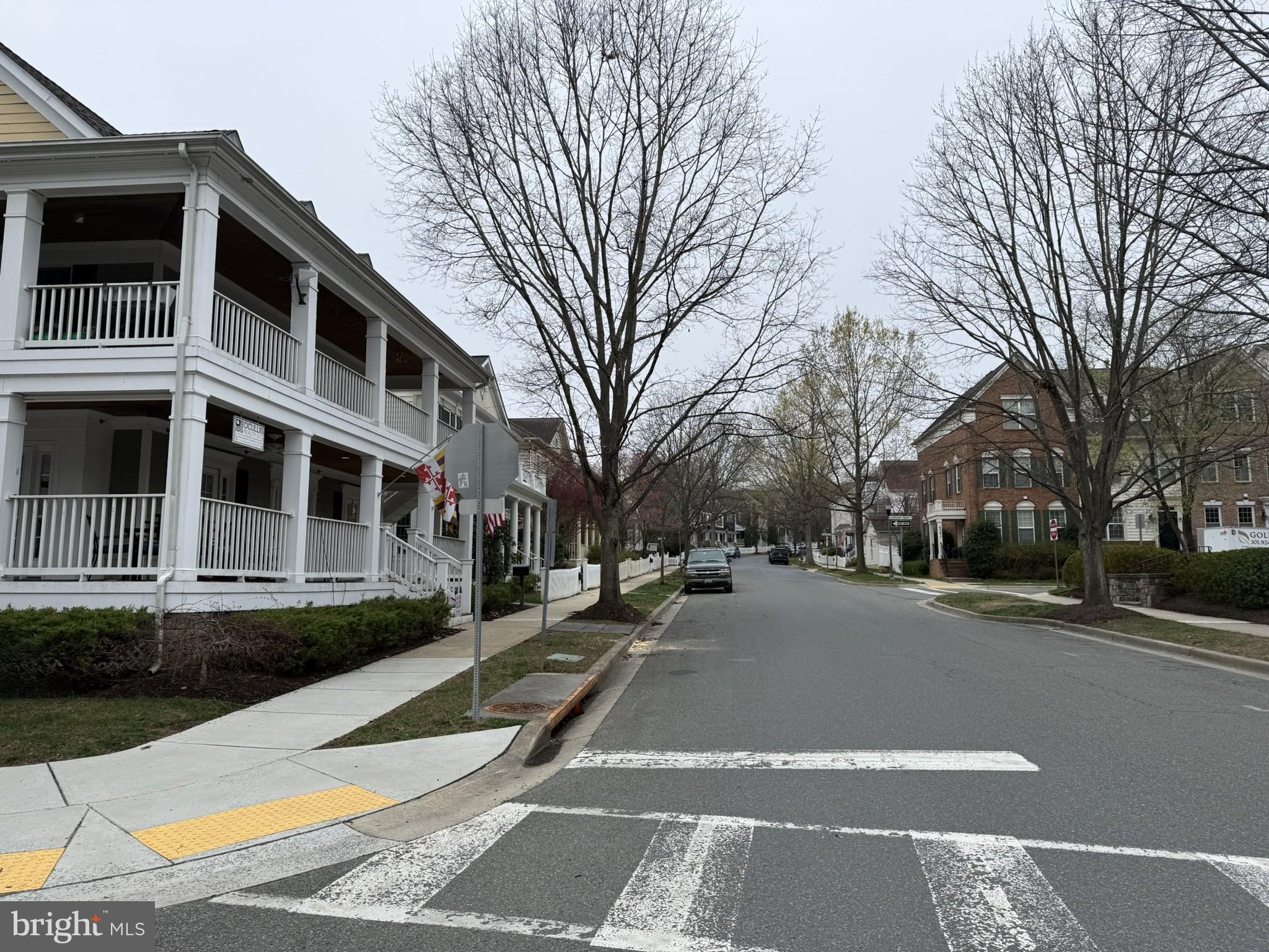 817 LINSLADE STREET B