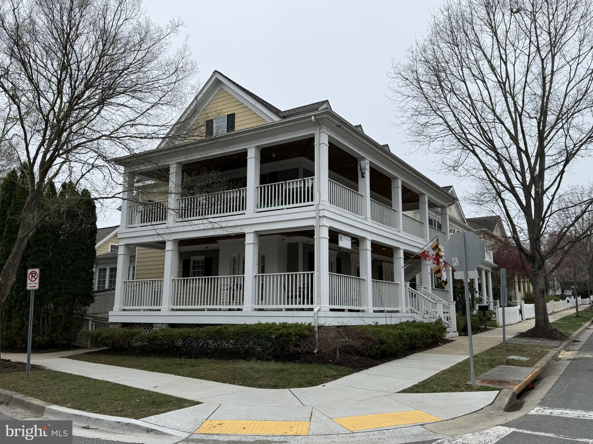 817 LINSLADE STREET B