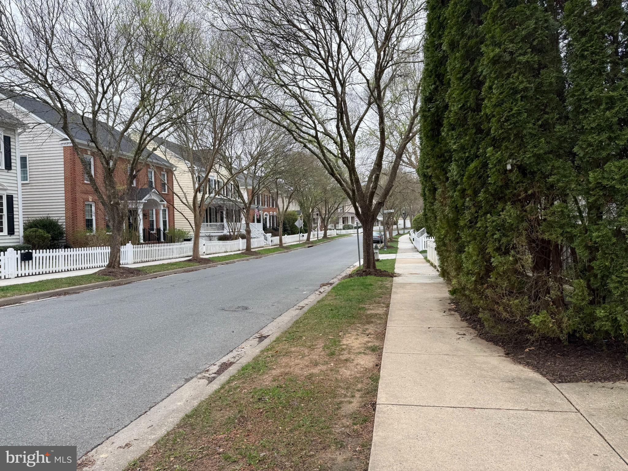 817 LINSLADE STREET B