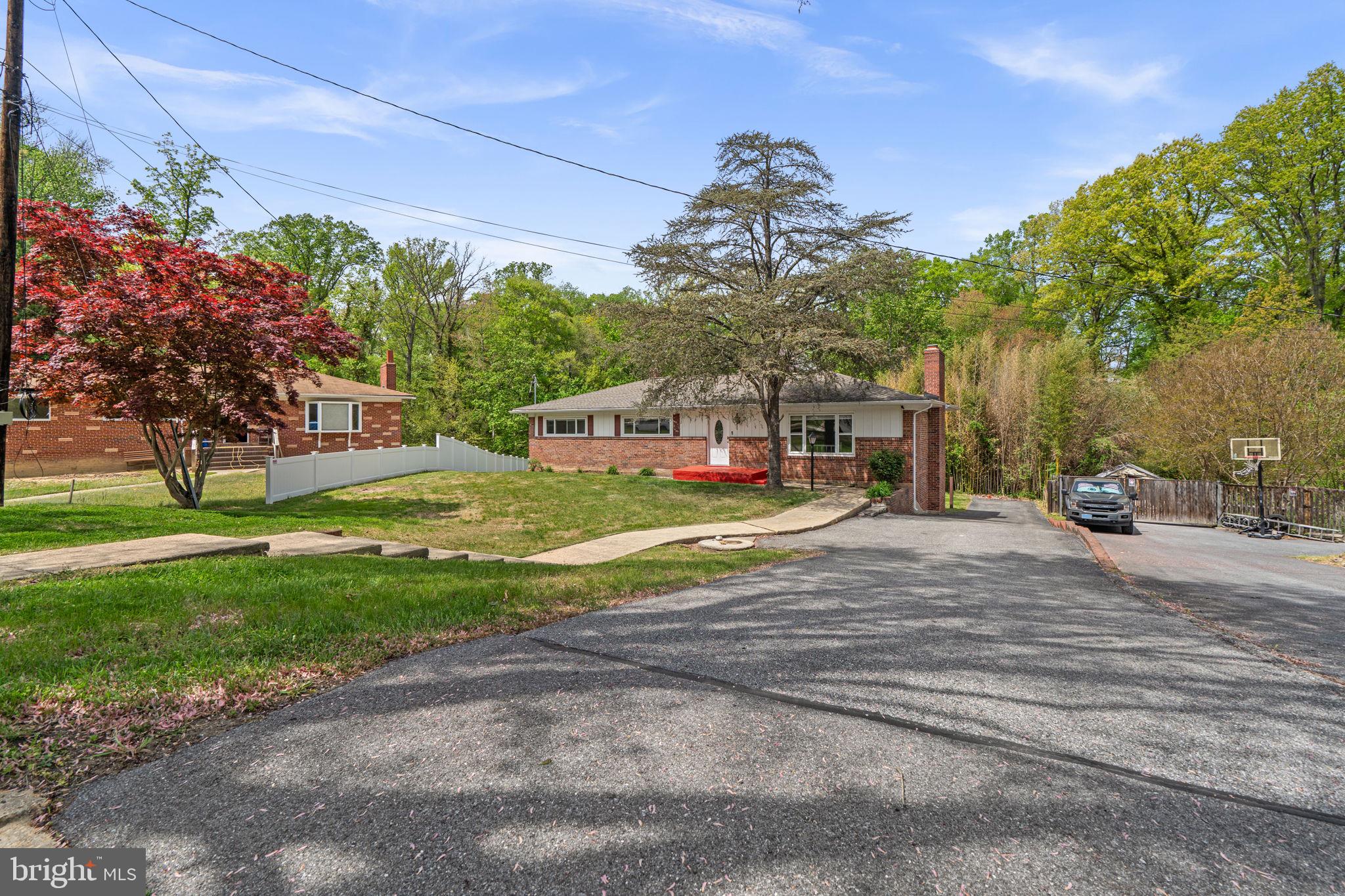 613 BROAD CREEK DRIVE