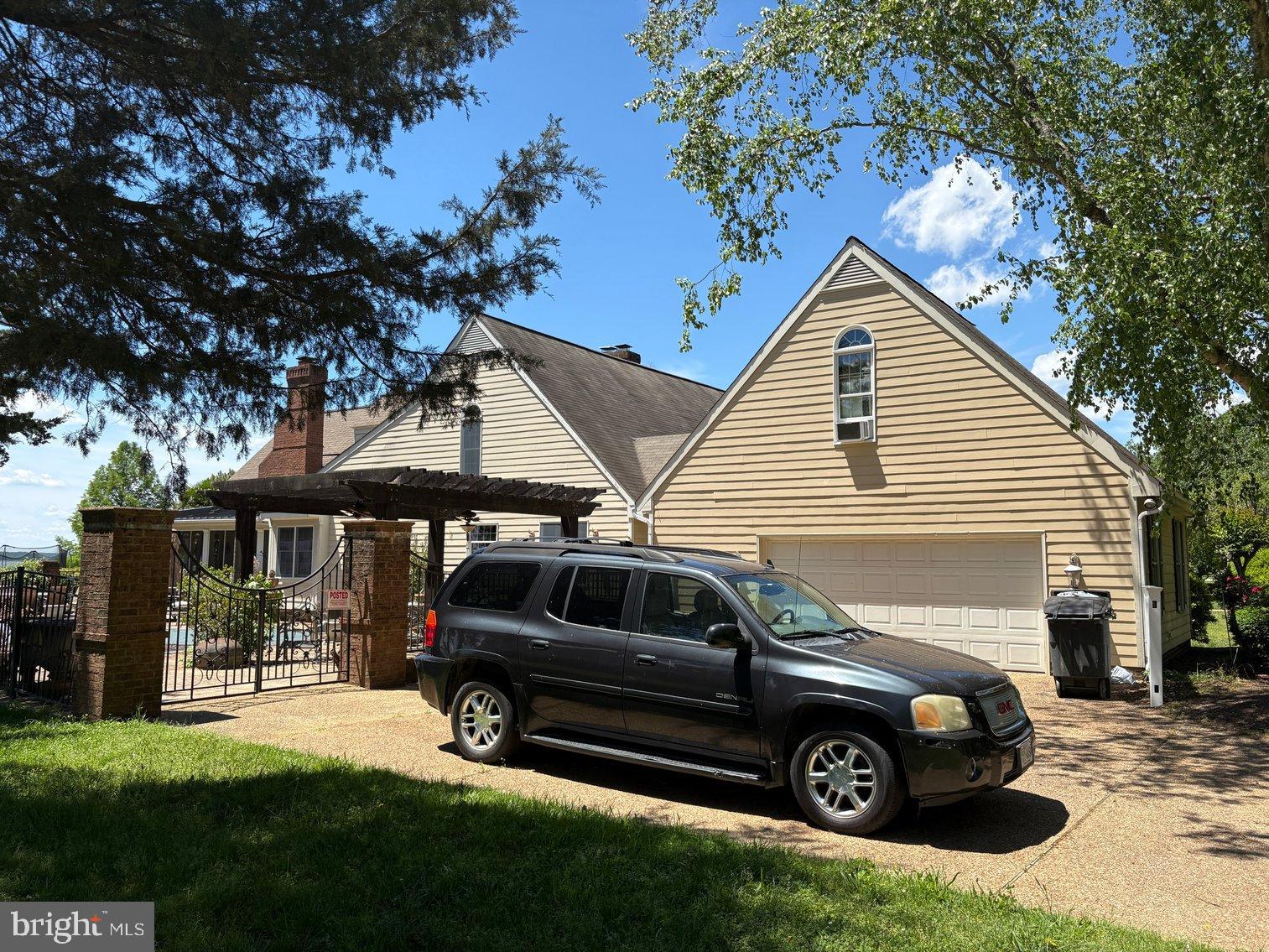2515 MANION DRIVE