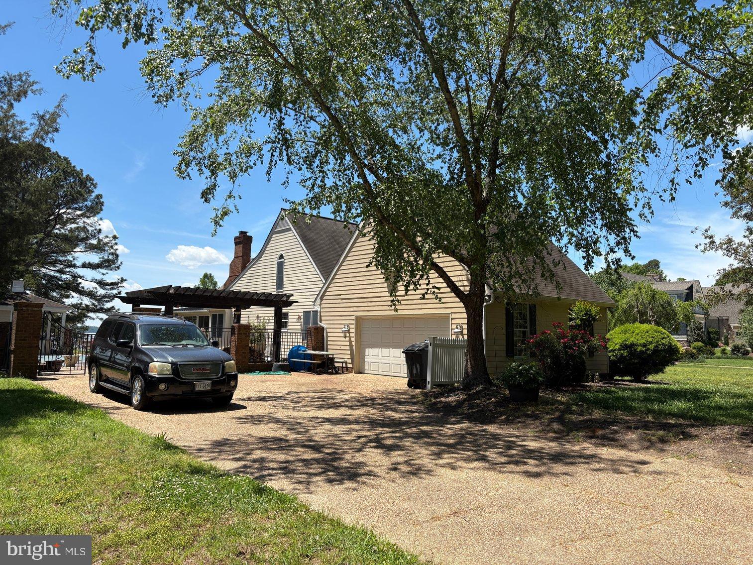 2515 MANION DRIVE