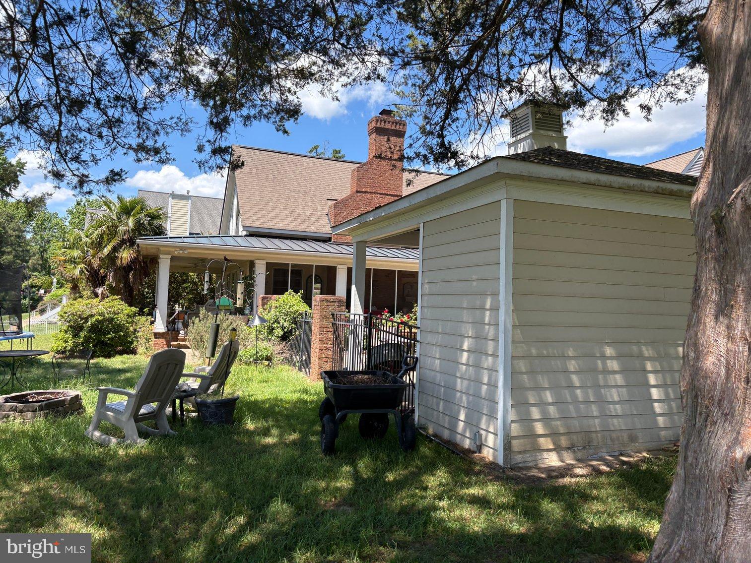 2515 MANION DRIVE