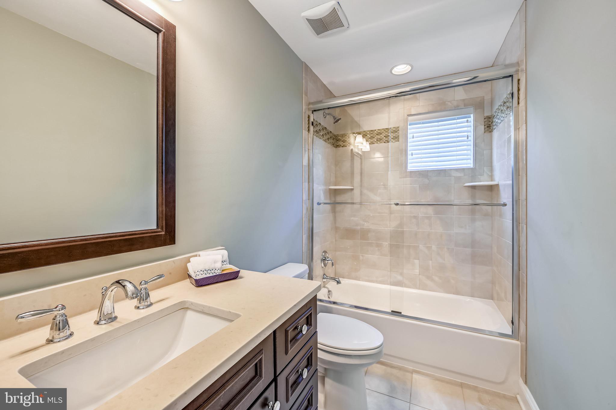 EASTPORT - Residential