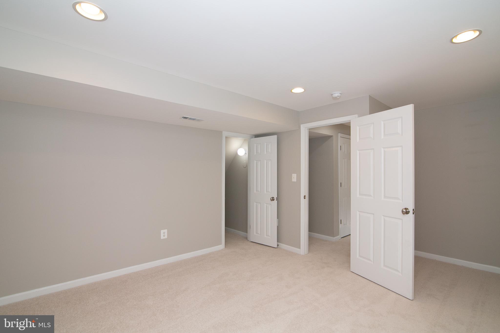 MONTCLAIR - Residential