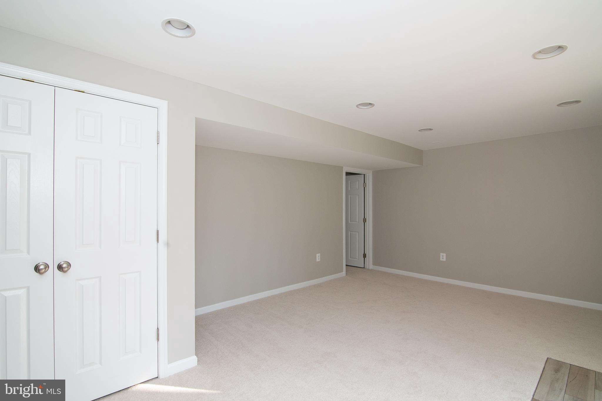 MONTCLAIR - Residential