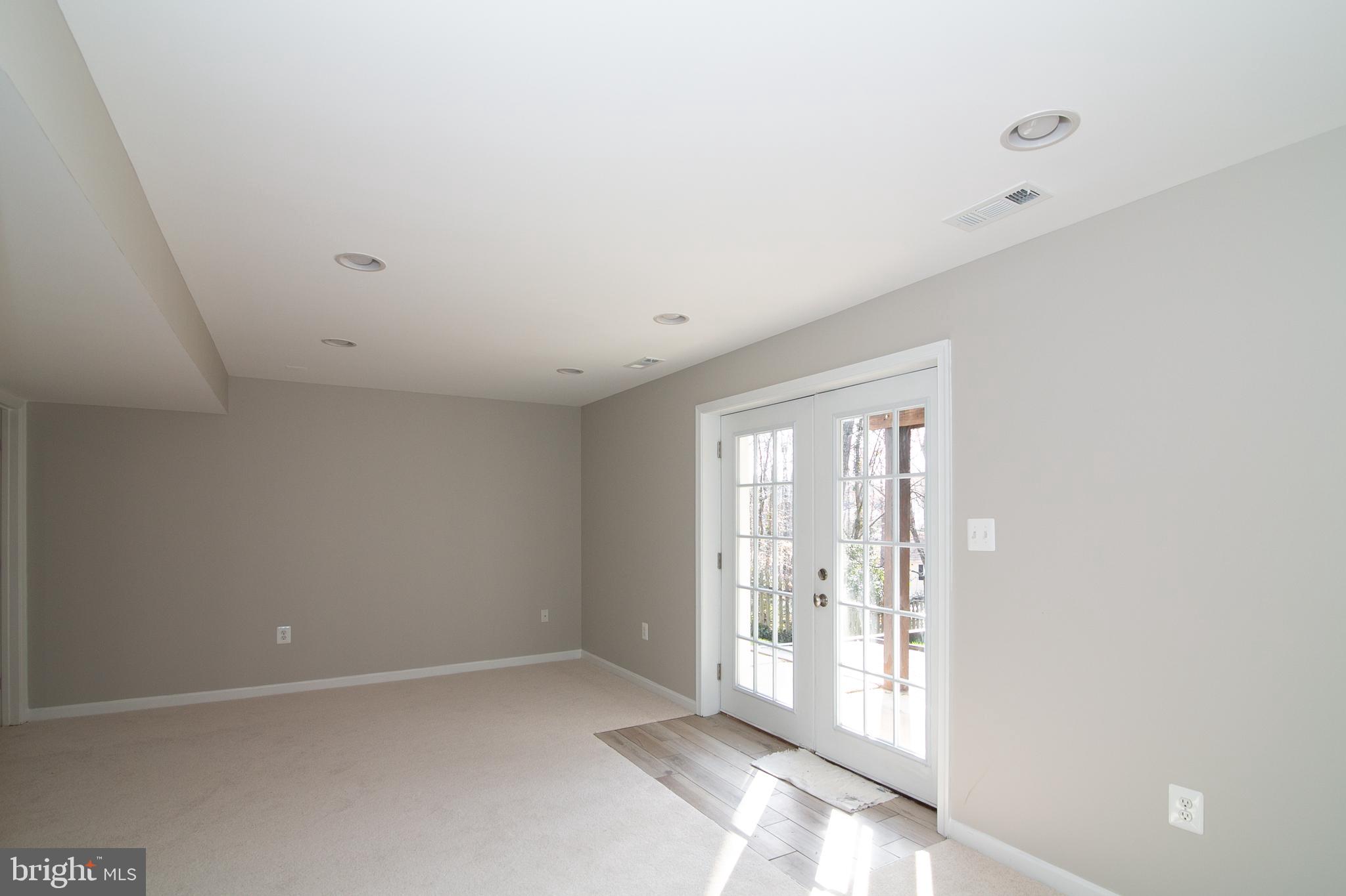 MONTCLAIR - Residential