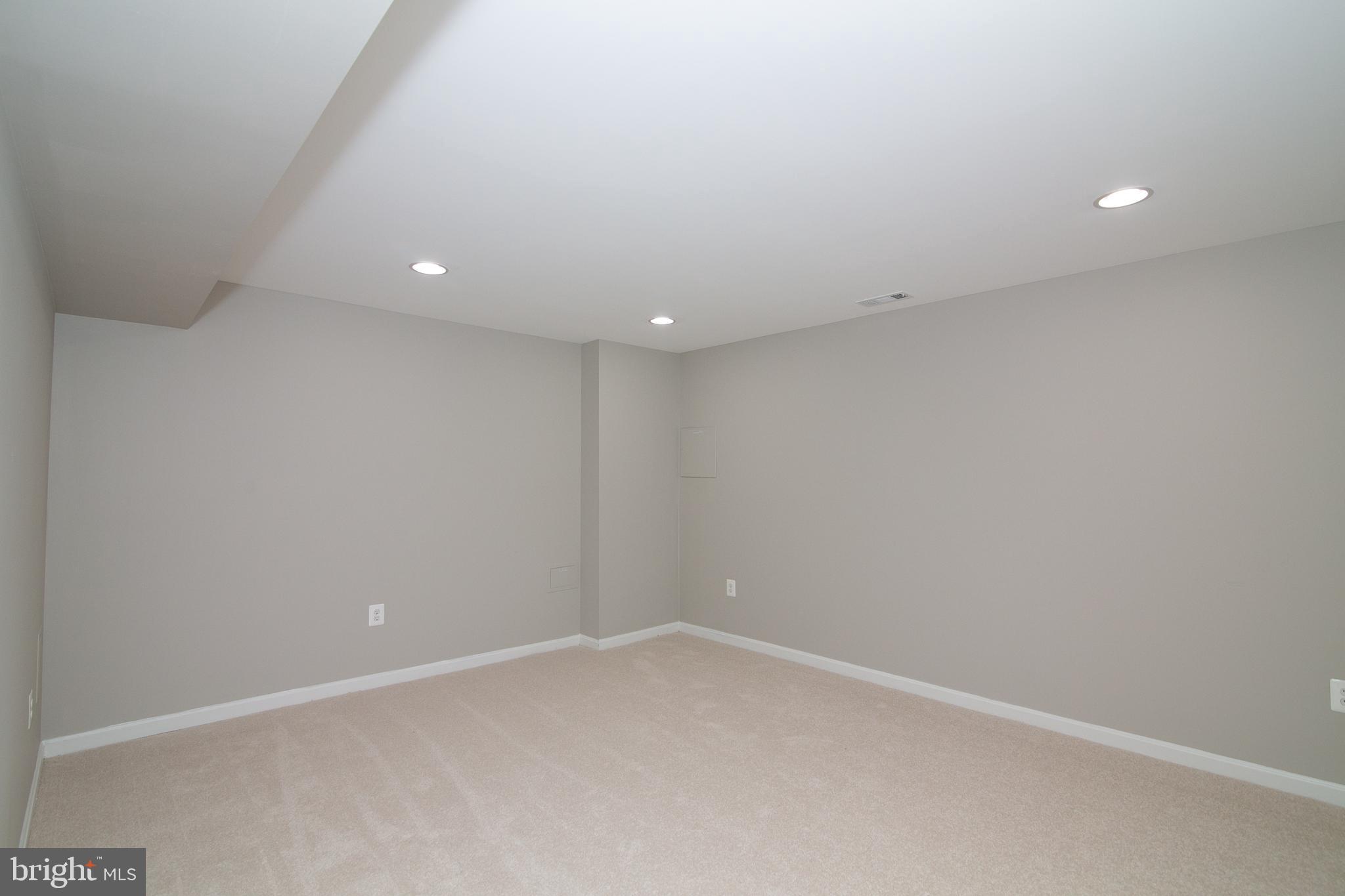 MONTCLAIR - Residential