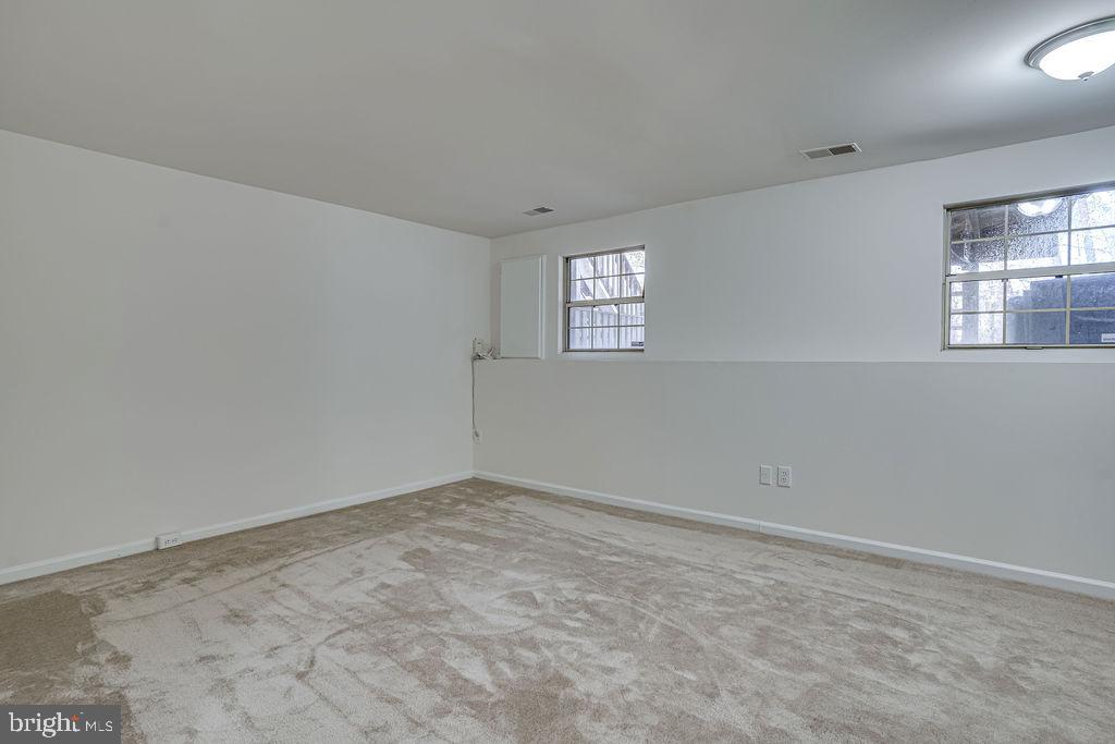 WINSLOW CHASE - Residential Lease