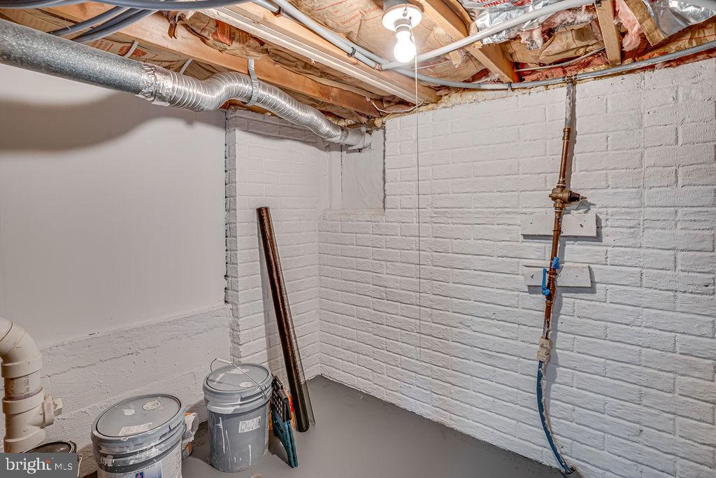 WINSLOW CHASE - Residential Lease