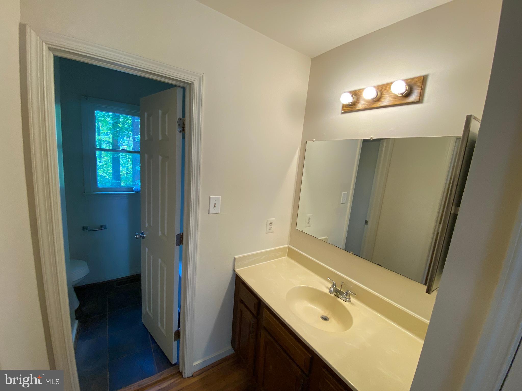 LAKE LAND OR - Residential Lease