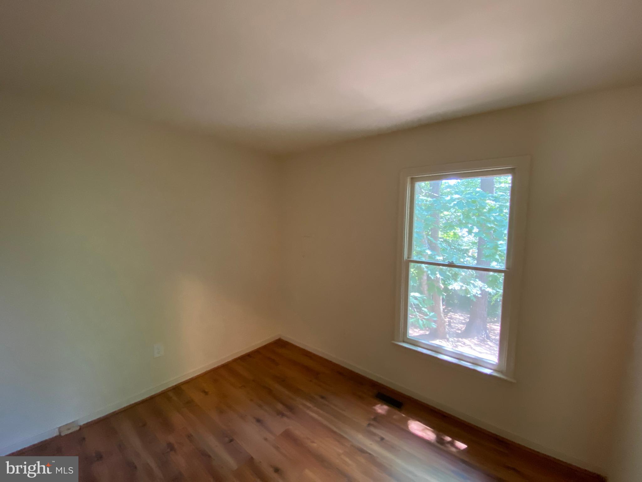 LAKE LAND OR - Residential Lease