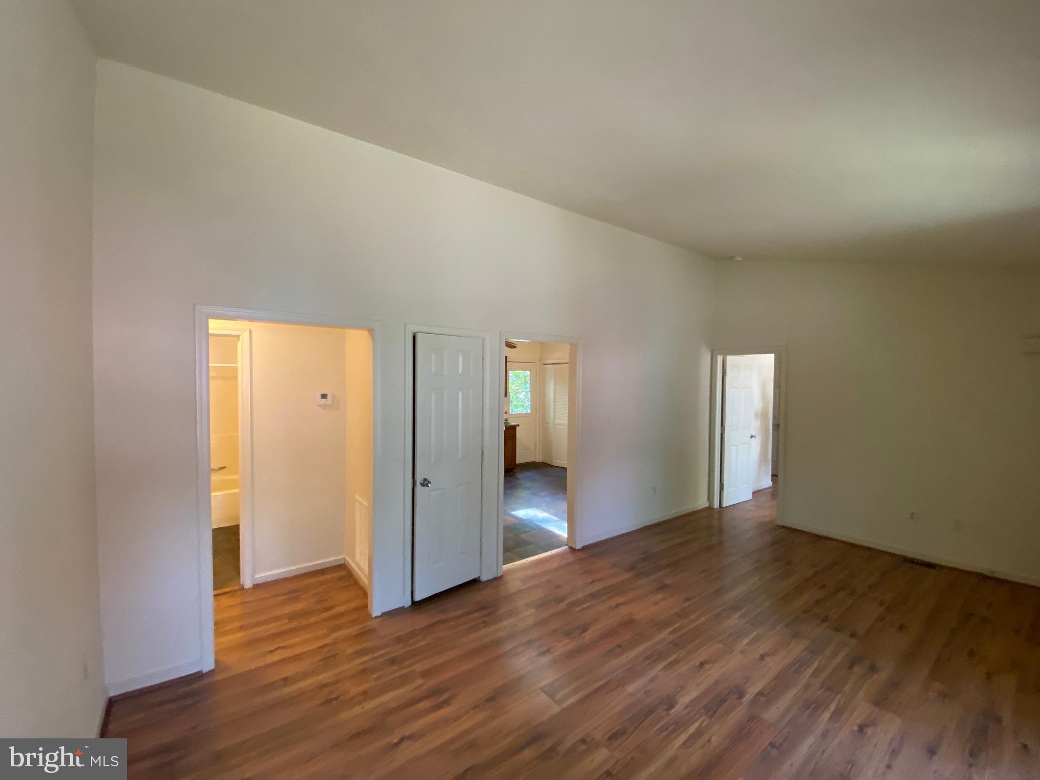 LAKE LAND OR - Residential Lease