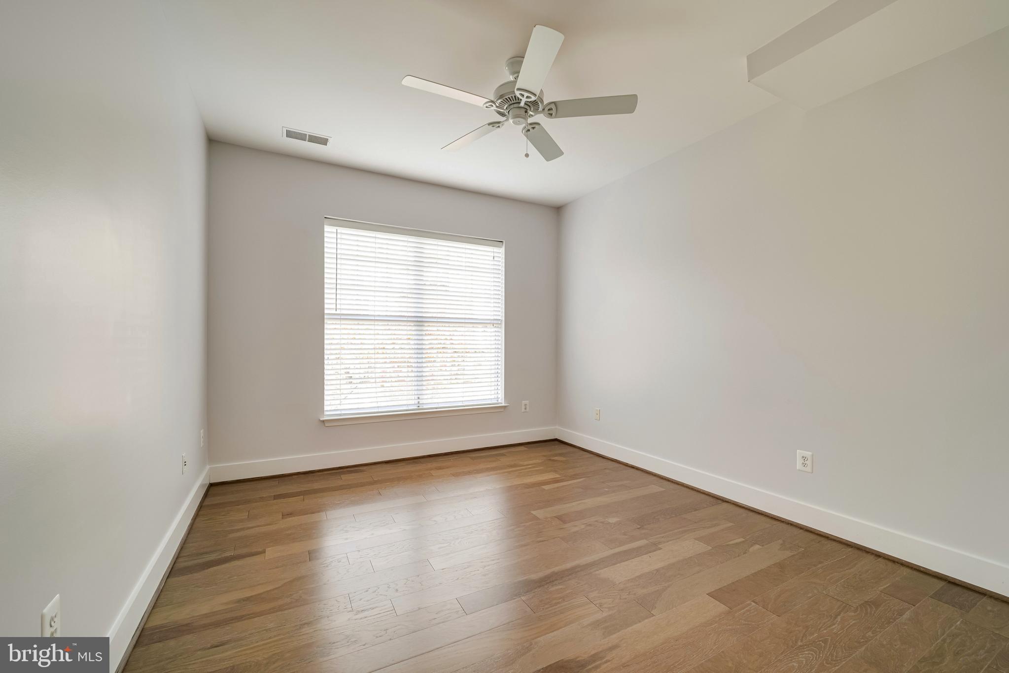 FOUNDERS WALK - Residential