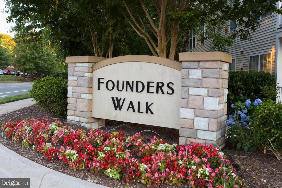 FOUNDERS WALK - Residential