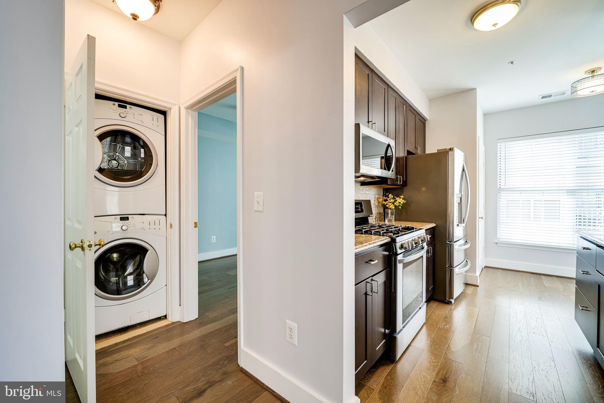 FOUNDERS WALK - Residential