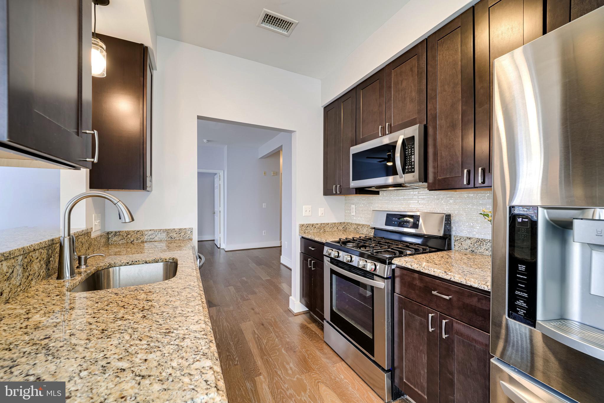 FOUNDERS WALK - Residential